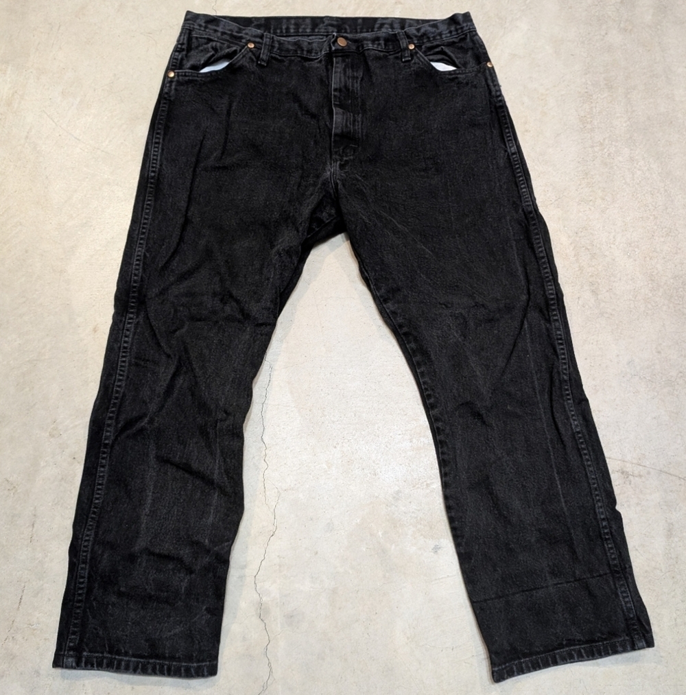 Wrangler 13MWZWK Men's 40x30 (38x30) Relaxed Black Jeans